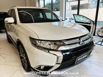 Outlander Branco 2018 - Mitsubishi - São Paulo cód.35181