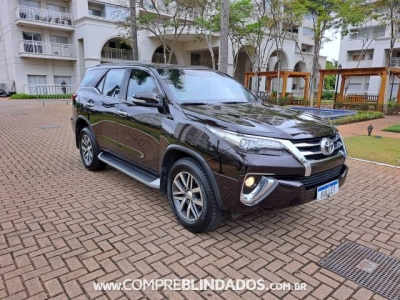 Hilux SW4 Marrom 2017 - Toyota - São Paulo cód.36203